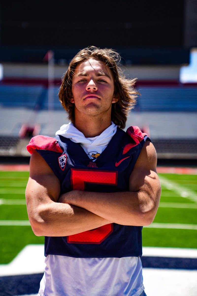 Had an amazing visit this weekend with <a href="/ArizonaFBall/">Arizona Football</a> !! Thank you for the incredible tour <a href="/Ballhawk__8/">Armond Hawkins JR “Mondo”</a>!
<a href="/GregBiggins/">Greg Biggins</a> <a href="/CoachWLowe/">Coach William Lowe</a> <a href="/tre1watson/">Tre Watson</a>