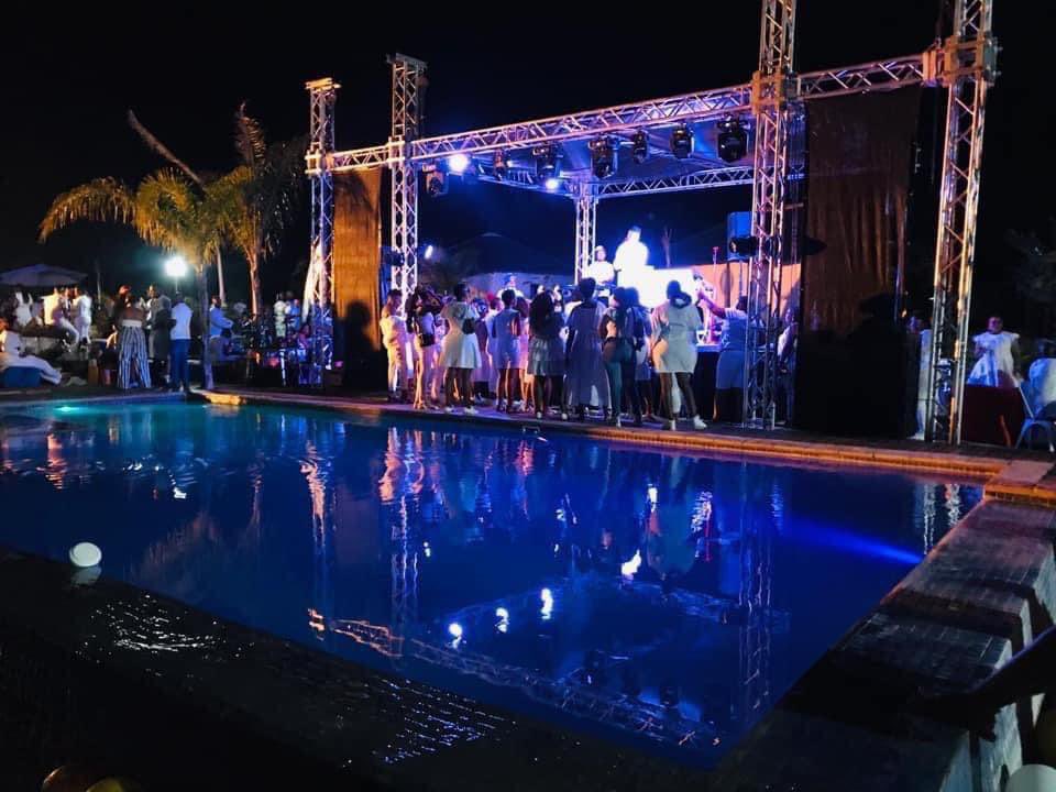kgopotsopetro's tweet photo. LET ME DESIGN A STAGE SETUP FOR YOUR EVENT 

BOTH INDOORS AND OUTDOORS EVENTS

FOR BOOKINGS: 0762771497 https://t.co/Ai5EHG6bUD