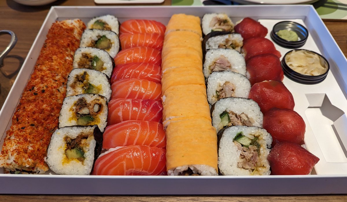 alecfrusher's tweet photo. Really enjoyed Castlewood English sparkling last night. Rich and bready with lemon curd and hints of green apple. Fabulous with the ever excellent @uramakisushiuk https://t.co/Yr9shPwd6W