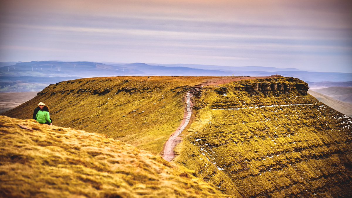 SWimagesUK's tweet image. Lovely views from Pen y Fan, still a bit chilly up there, but well worth the walk up. @CountryfileMag @nationaltrust @NatGeoTravel @StormHour @OPOTY @ThePhotoHour  @DiscoverCymru @WalesOnline @visitwales @NTBreconbeacons @BeaconsPhotos @WeAreCardiff
 #findyourepic @Ruth_ITV