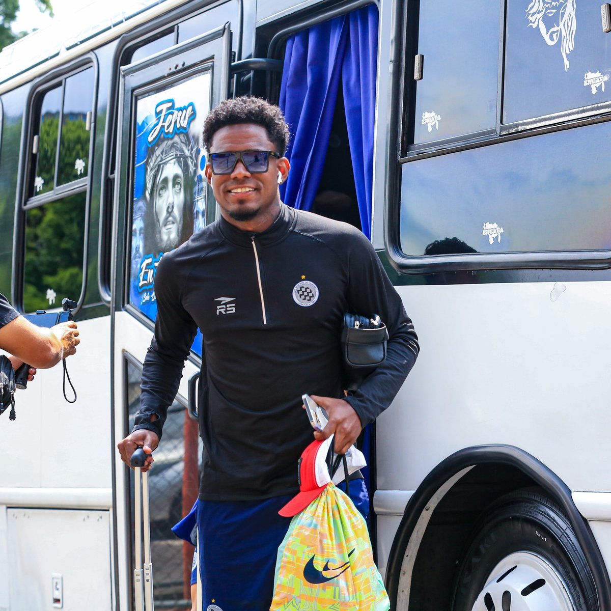 MinerosGuayana's tweet photo. ยกMineros llegรณ al estadio Olรญmpico! ๐๐ฅ
#CFCvsMDG
#VamosMineros โซ๐ต https://t.co/jfxGzs2C1m