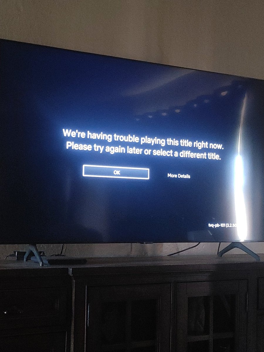CPandulce's tweet photo. @netflix Netflix please i have nothing important in life rn but this https://t.co/KyhWY5JlKn