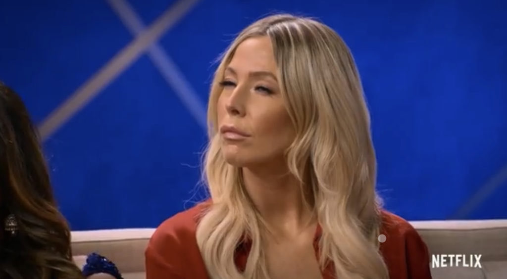 When they say it starts at 8 but nothing is live #LoveIsBlindLIVE