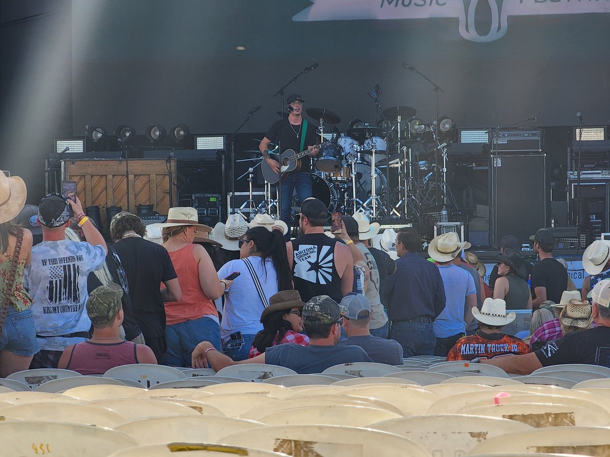 dabierwasgood's tweet photo. Some of the best artists are earlier in the day here at @countrythunder! Love me some Chase Matthew! #CountryThunder #CTAZ23 https://t.co/L2veoIxtg2