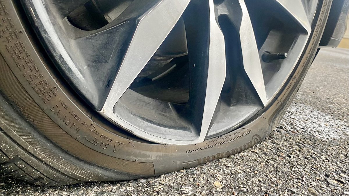 glennrstevens's tweet photo. Winding down what was still a very nice weekend - even with a “gift” this evening from the roads that just keep taking. #Michigan #infrastructure https://t.co/8gkFmXjMML