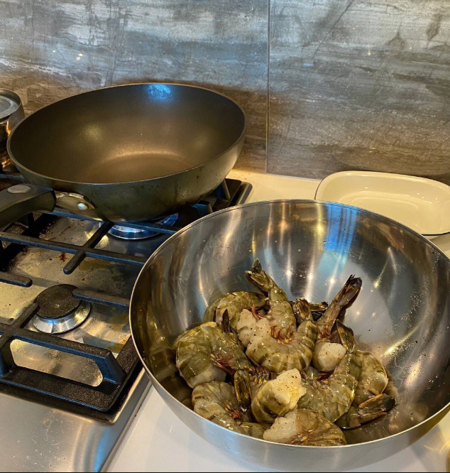 Viola9028's tweet image. Dinner for one needs to be a little more elaborate #yummy