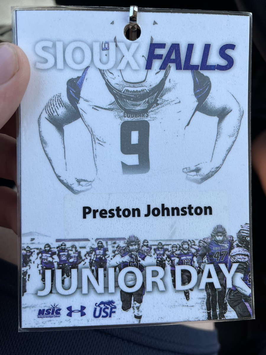 Preston27606759's tweet photo. Thank you @Coach_RSpringer and @JimGlogowski for having me and my mom out for your junior day. I had an awesome time meeting the coaching staff, seeing the campus and facilities. Canβt wait to be back. #GoCoo @Apri_Johnston @FFC_CoachSallee @Coach_JNovotny @ffchsfootball https://t.co/A5BkVSp5Cp