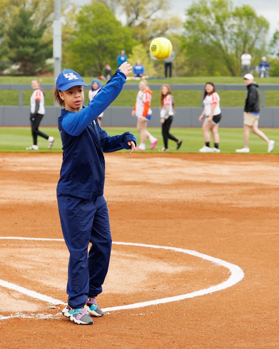 UKsoftball's tweet photo. Thanks for throwing out a strike this afternoon, Aubree Rose! Aubree will be celebrating 10 years in August of her donor heart! #WeAreUK #DonateLifeWeekend https://t.co/e7z3xZ5pJW