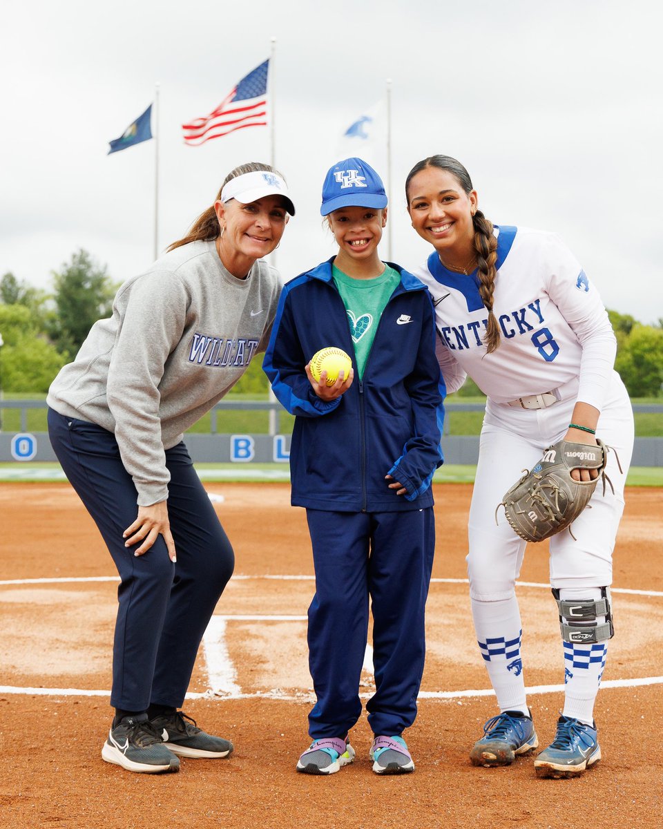 UKsoftball's tweet photo. Thanks for throwing out a strike this afternoon, Aubree Rose! Aubree will be celebrating 10 years in August of her donor heart! #WeAreUK #DonateLifeWeekend https://t.co/e7z3xZ5pJW