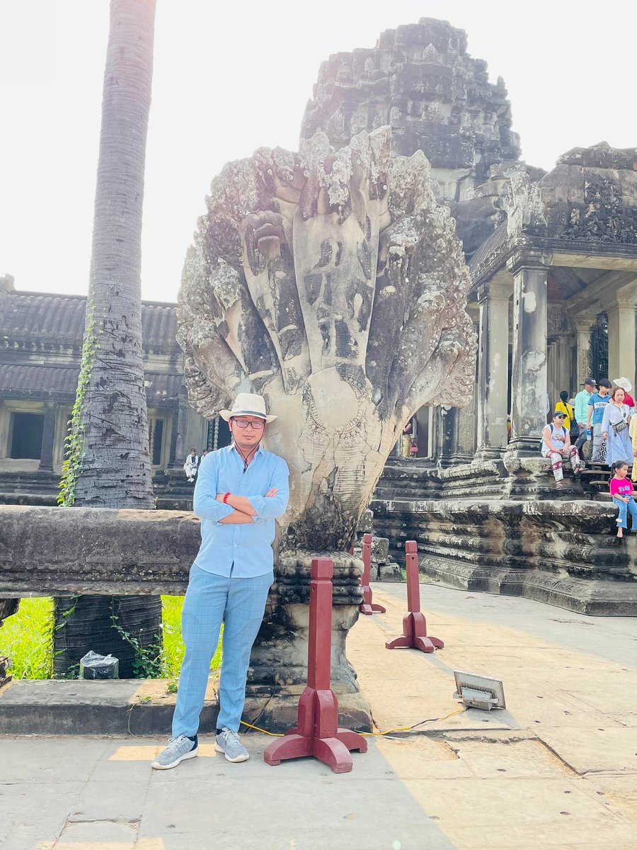 មិនមែនមិនចេះស្រលាញ់អ្នកណាទេតែមកពីមិនទុកចិត្តគេព្រោះឈឺចាប់ច្រើនដងហើយ
