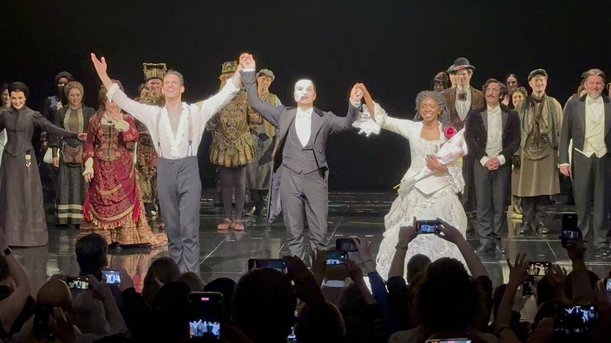 BrigidNYC's tweet photo. PHANTOM BROADWAY #CurtainCall
FINAL PERFORMANCE!! (public)
8pm show April 15 ‘23
#LairdMackintosh
#EmilieKouatchou
#JohnRiddle
#PhantomBroadway #PhantomBway
#AndrewLloydWebber @OfficialALW
Phantom Of The Opera #NYC
🌟 FULL VIDEO 4K Hi Res: https://t.co/PFPpxOs0Dh https://t.co/L6hZegFaCA
