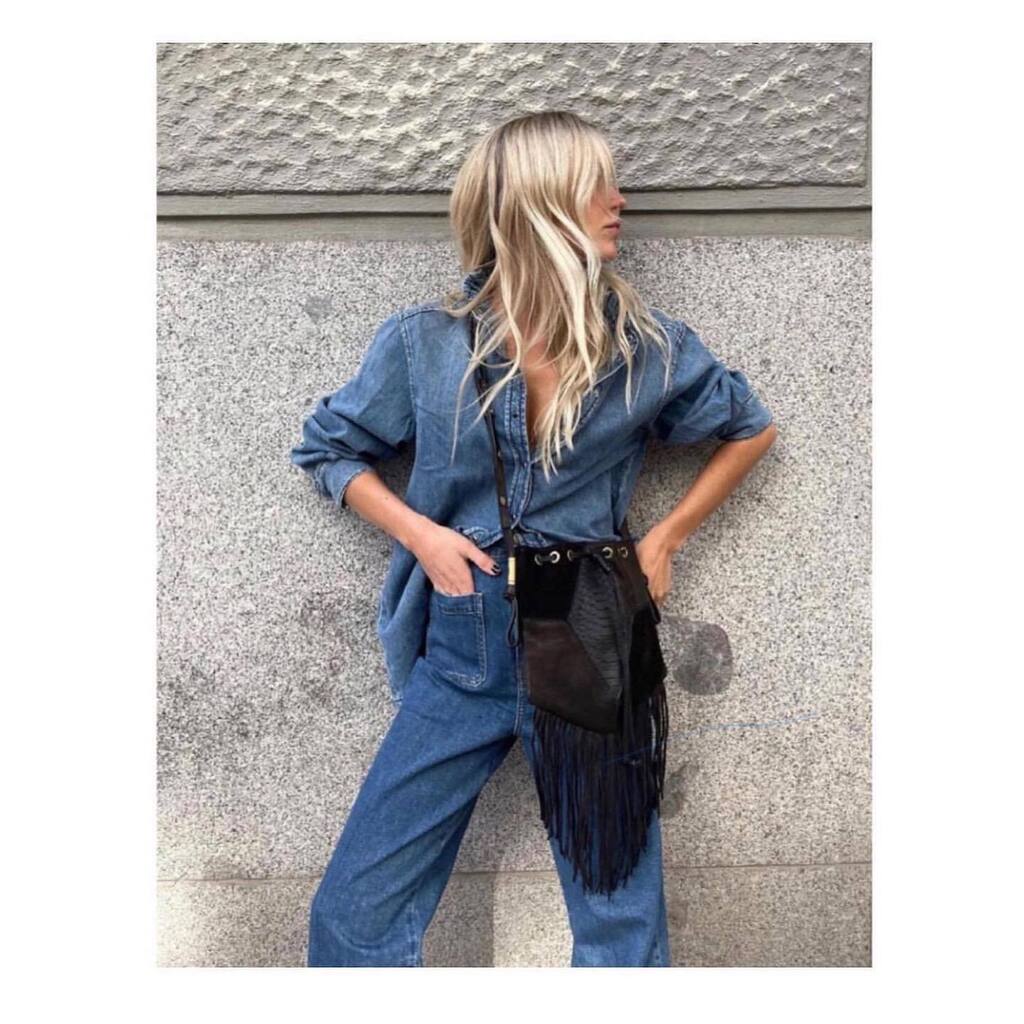 bellaMUMMA's tweet image. monday style crush{es} including the amazing @jacotene 🙌🏻♡

#style #stylecrush #details #monday #mondayinspo #doubledenim #denim #jeans #streetstyleinspo #styledetails⁣ instagr.am/p/CrHWnuEhhHu/
