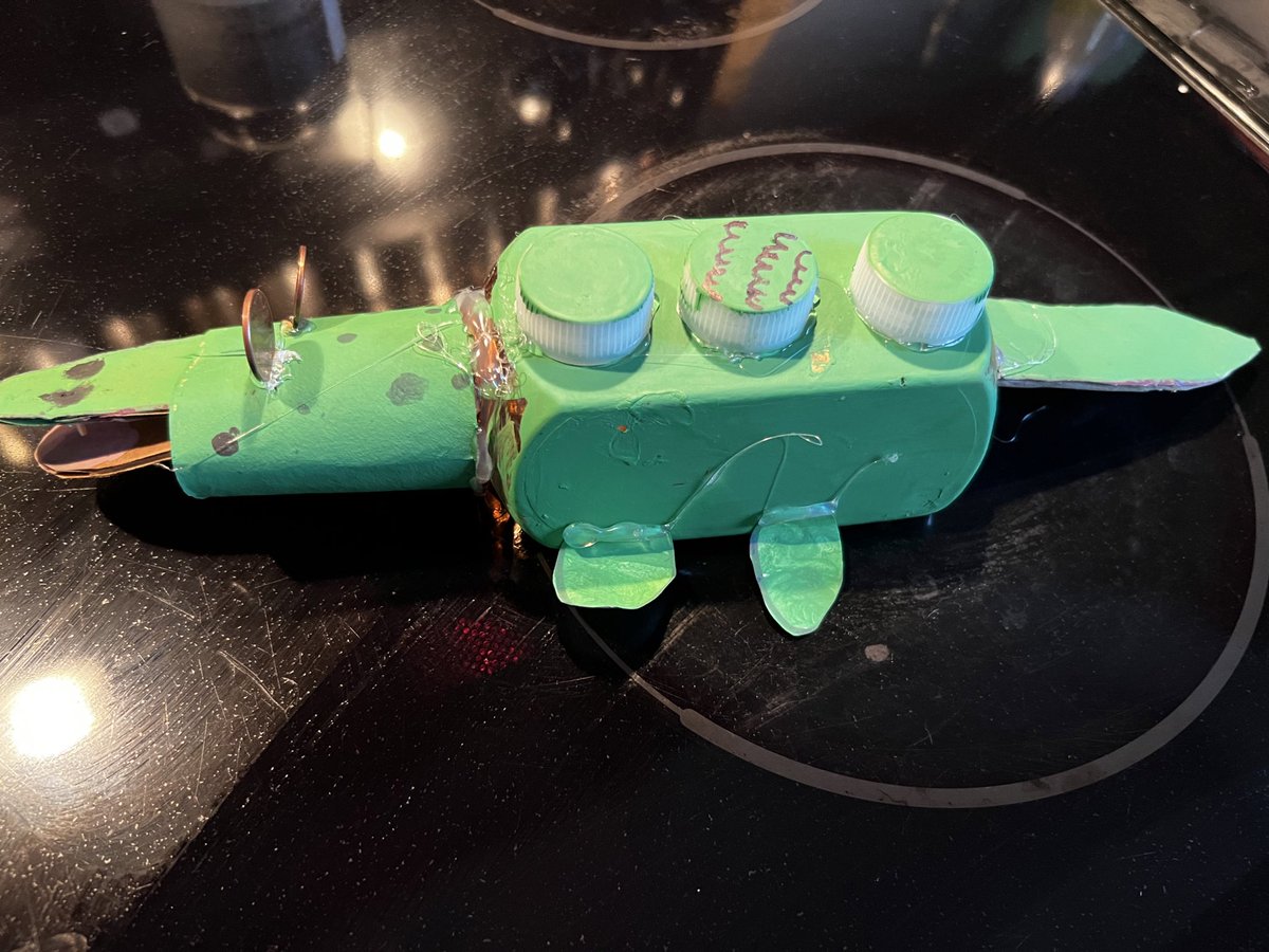 jennilyn8's tweet photo. The girls got pretty crafty today! Painting with googly eyes and a gator out of recycled materials! @tphaer18 https://t.co/rbarN7Sr9H