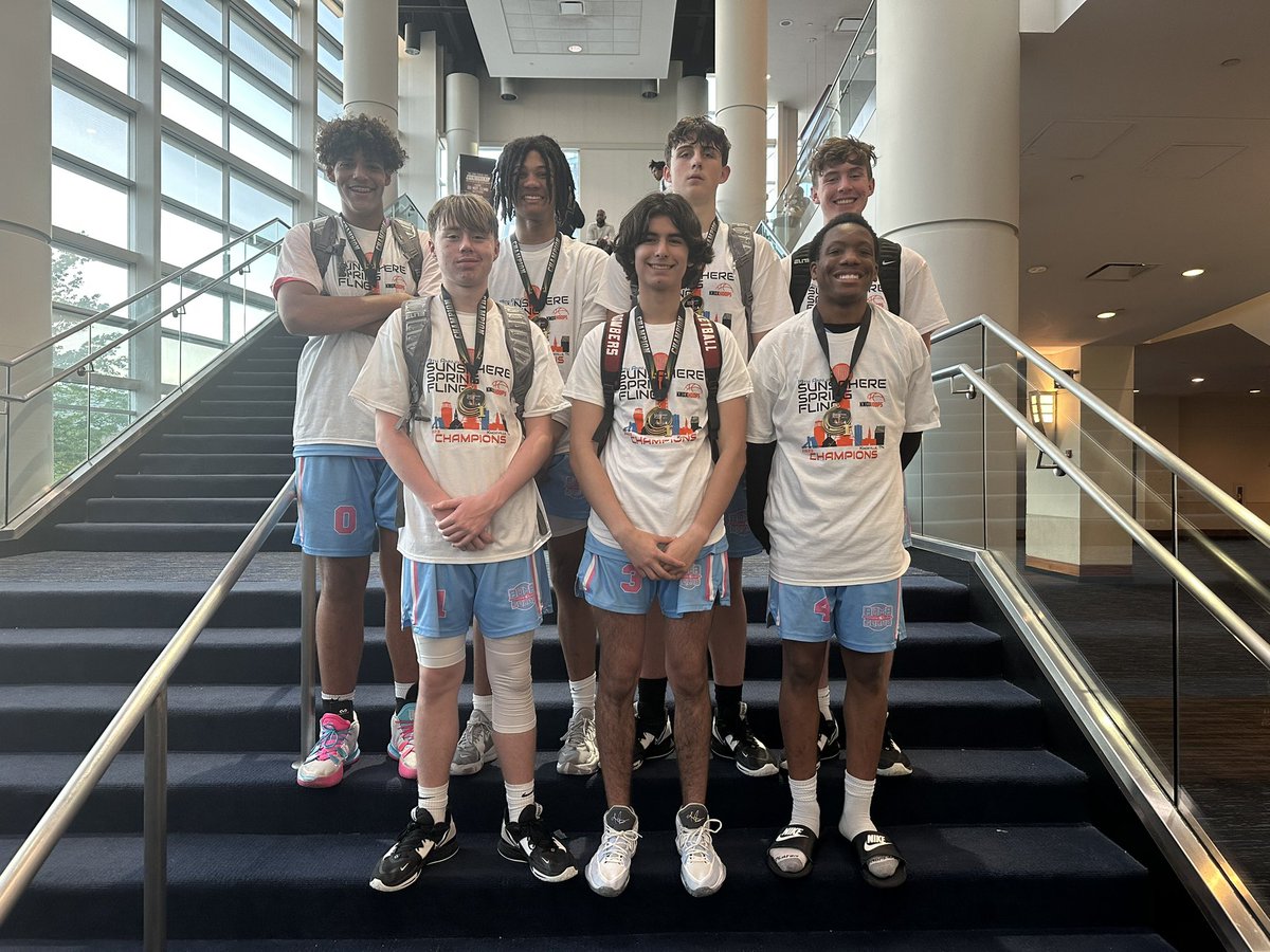 Knox_Hoops's tweet photo. Congrats to #bombsquad for winning the 10th Grade Boys Division! #SunsphereSpringFling
#VisitKnoxville #KnoxHoops https://t.co/YlLDgP0J8W