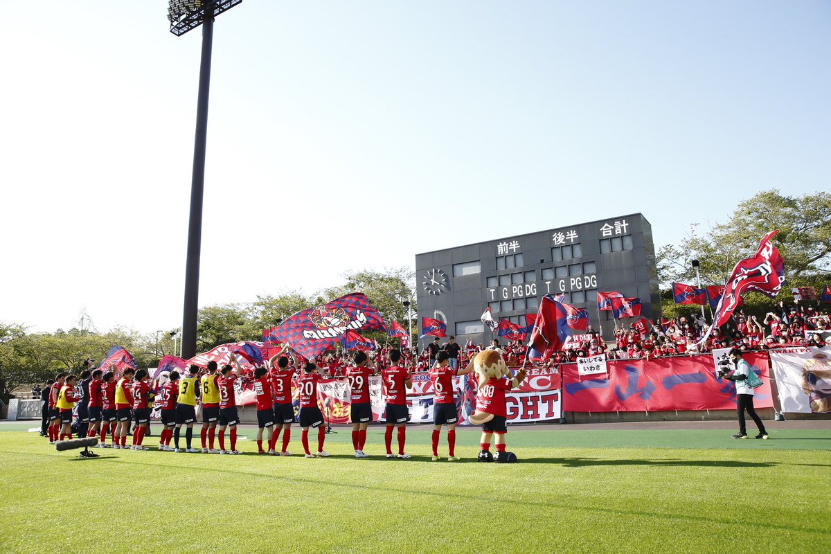 k_takumi0913's tweet photo. Ｊリーグ初出場初スタメンでプロデビューすることができました。デビュー戦をホームで勝利という形で終われて本当に嬉しかったです。ゴール裏で全員で勝利を喜んだ時は涙が出るほど嬉しかったです。ファン・サポーターの方々のおかげで勝利することができました。引き続き熱い声援宜しくお願いします。 https://t.co/iXGLg1qpEr