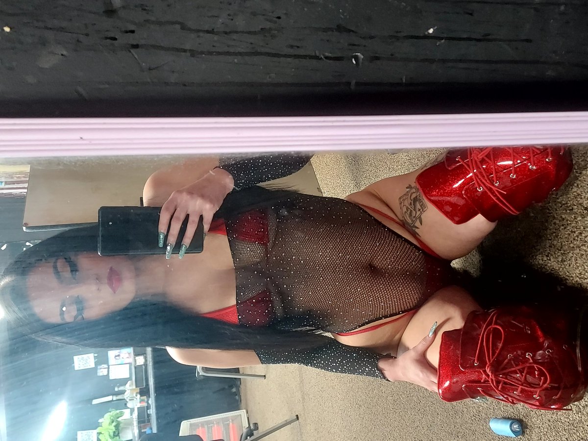 ShitfaceMalone's tweet photo. Last night💗😈 #spicyaccountant #spicycontent #ETX #gothgirls #girlslovegirls #stripper #succubus https://t.co/T7yhLOSPcb