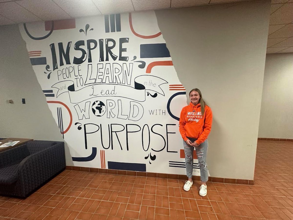 MidlandU_Biz's tweet photo. A big thank you to Rylee Martin, the sophomore artist of the new 3rd floor mural in Anderson!!π§‘π
#midlandubiz #midlandbusiness #dsob https://t.co/L3D7RhOmid