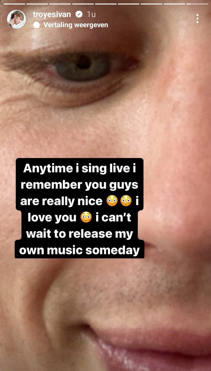 sivanskiyoko's tweet photo. I love troye with all of my heart but he is such a tease please 😭😭 https://t.co/rHX6c9FHTr