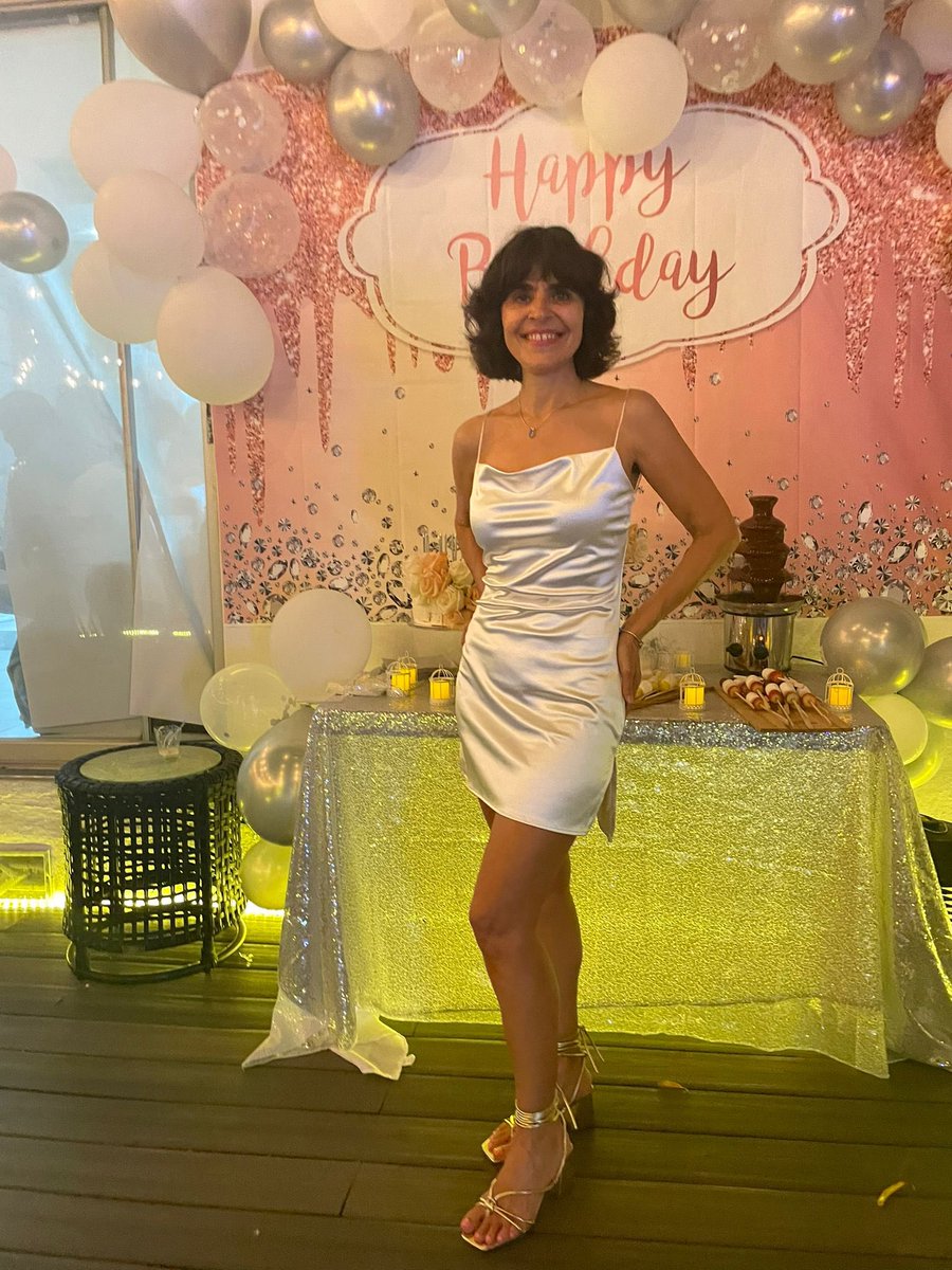 my mom (55): should i post this?
me: latina genes keep us young
my sister: i know right! i love that i’m gonna get away with this beauty for another 50 yrs