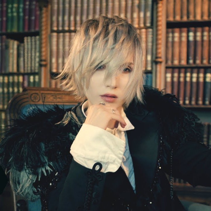 nevrospicy's tweet photo. so..... how am i suppose to call him?
Mr. Princessa?
#devotarians #yohio #yohisiary @YOHIO_DISREIGN https://t.co/pWmCLwtagv