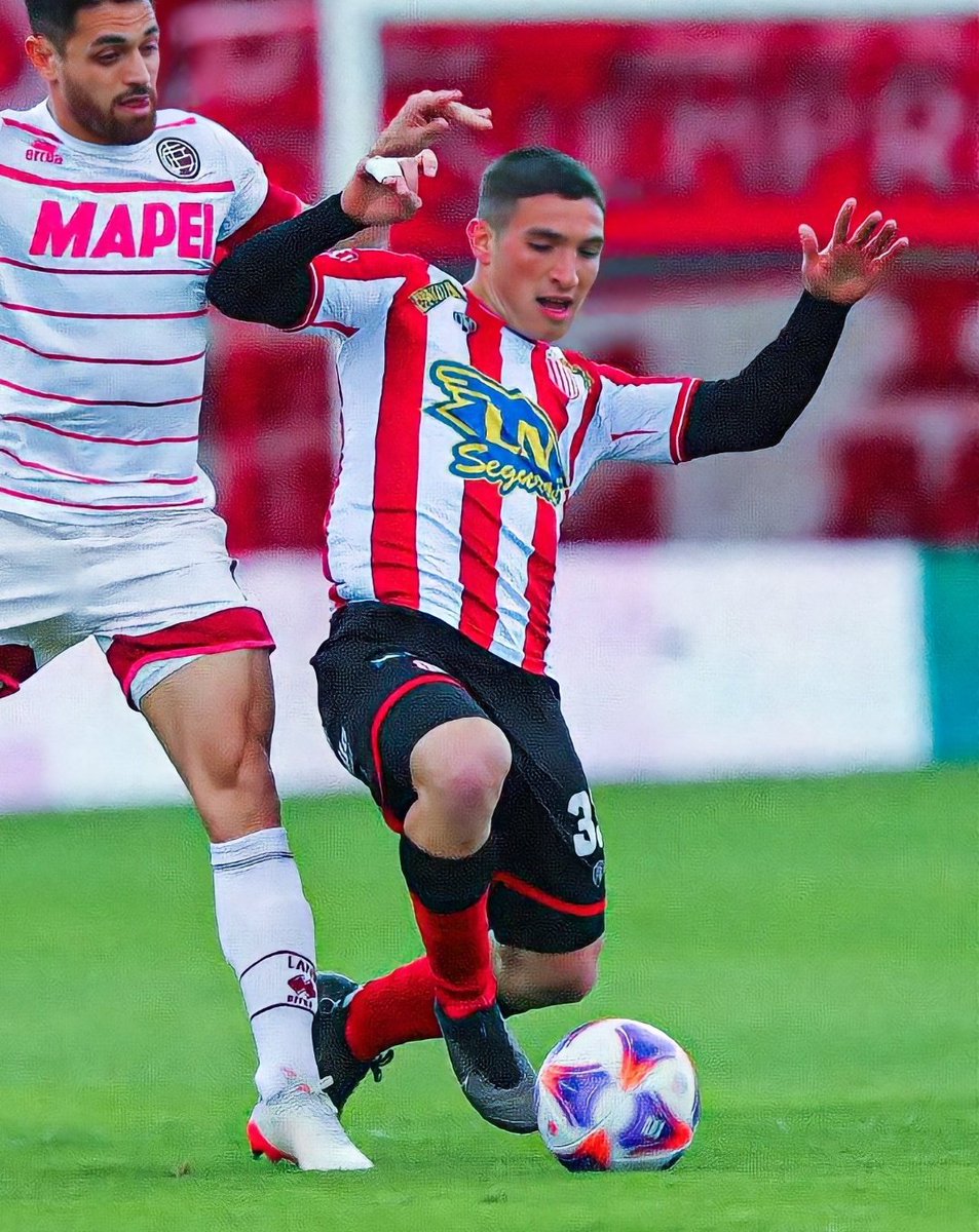 Facundo Mater ante Vélez:

➜ 1° en duelos ganados [14]
➜ 1° en gambetas completadas [7]
➜ 2° en faltas recibidas [2]
➜ 2° en quites de pelota [2]
➜ 2° en recuperaciones [11]