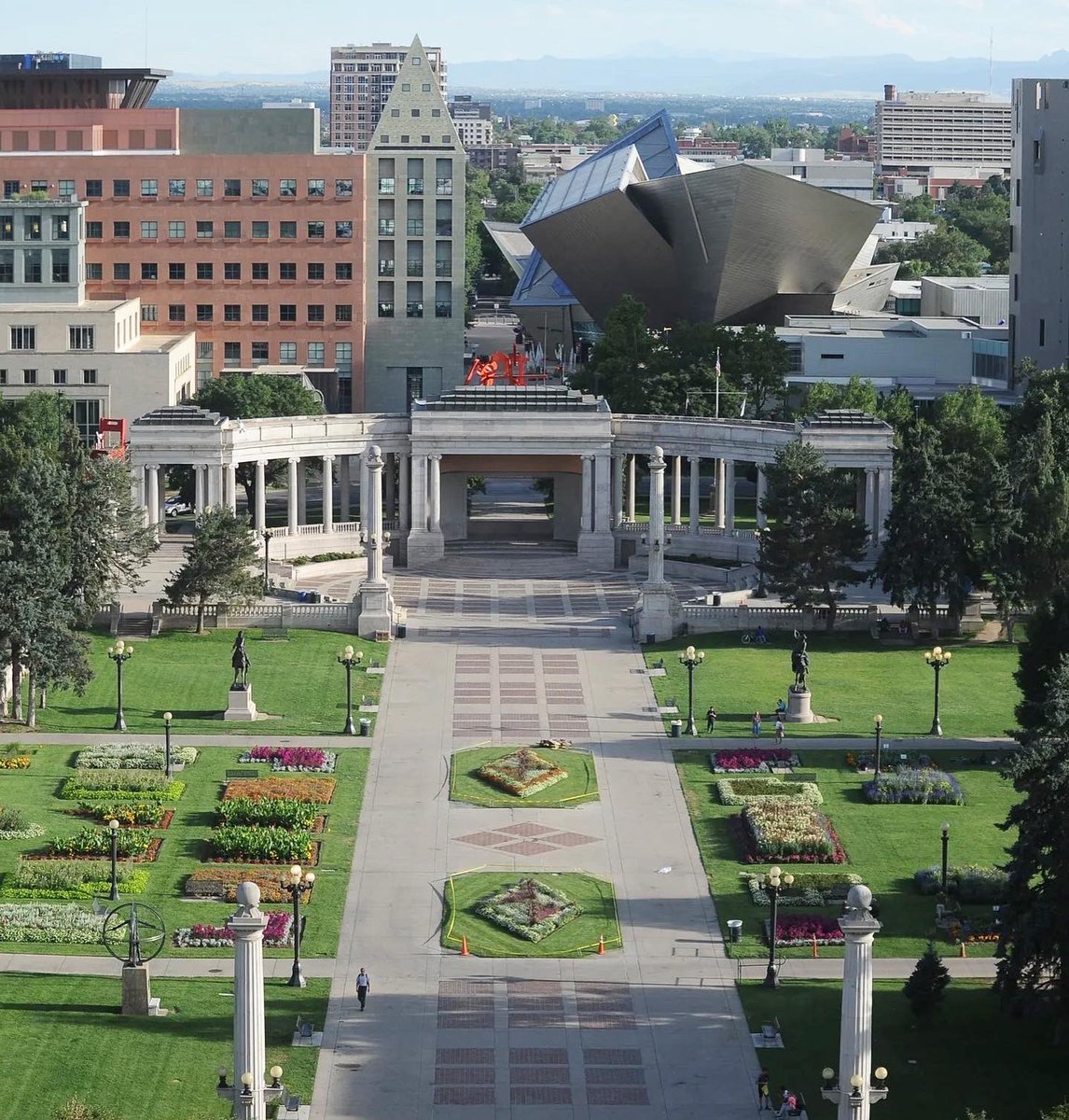 CrowdsurfEvents's tweet image. House &amp;amp; Techno Heads 🎧🎶 Are you ready to groove this Saturday? #REGENERATE is almost here! ⏳ 

🎟️ Get tickets ⇨ bit.ly/REGENERATECO20…