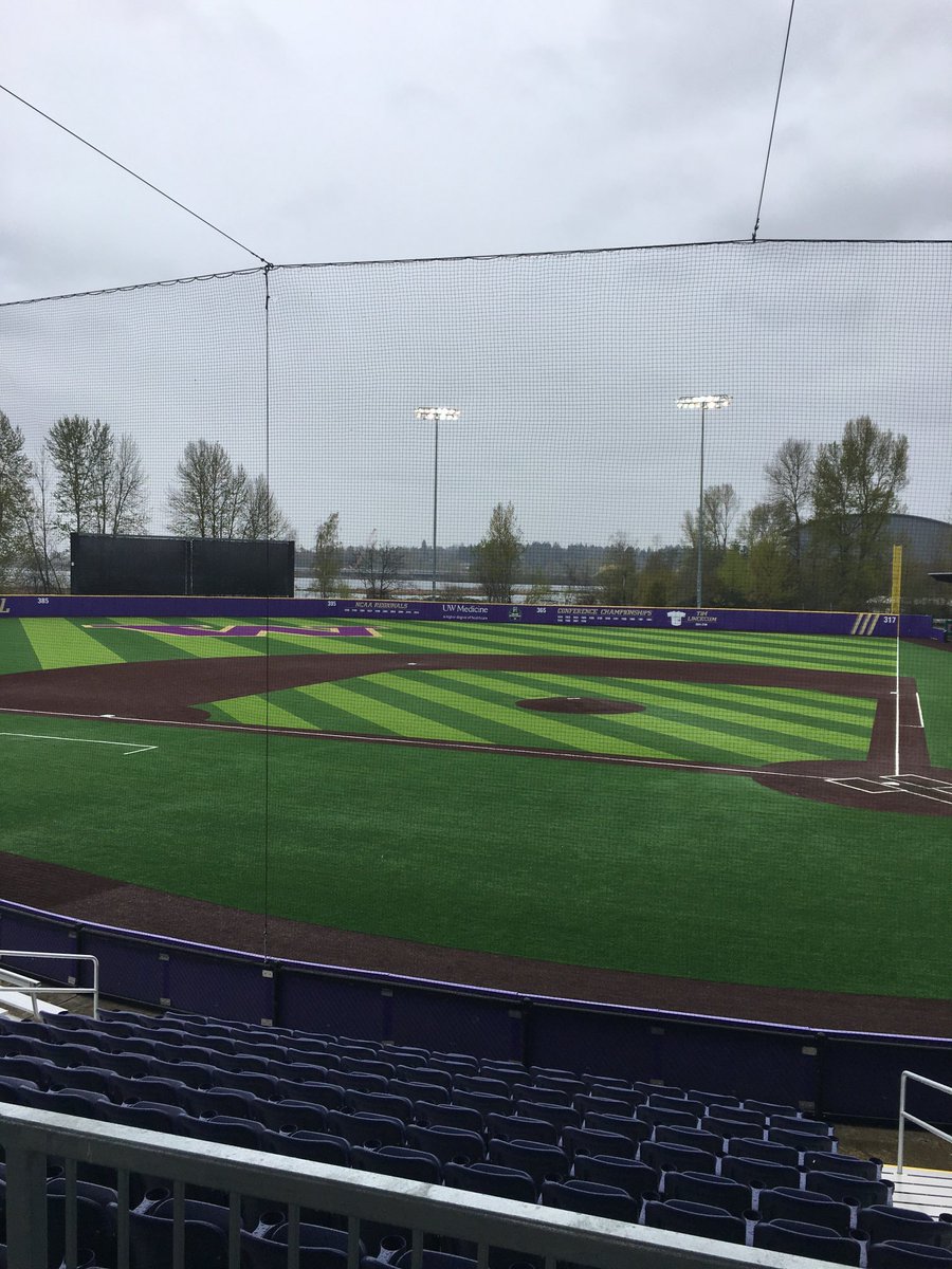It’s a blustery, rainy day in Seattle - and the start of today’s decisive series finale between ⁦@ASU_Baseball⁩ & Washington has been pushed back a half-hour. First pitch now scheduled for 1:30 pm. Max & I will have the call on ⁦@KDUSAM1060⁩. Come hang w/us!