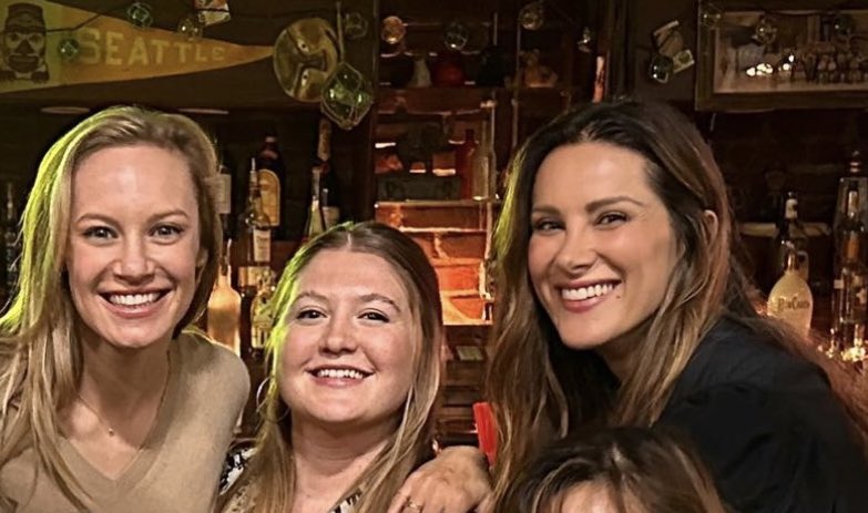maddie ✨️|| in my working girlie era tweet media