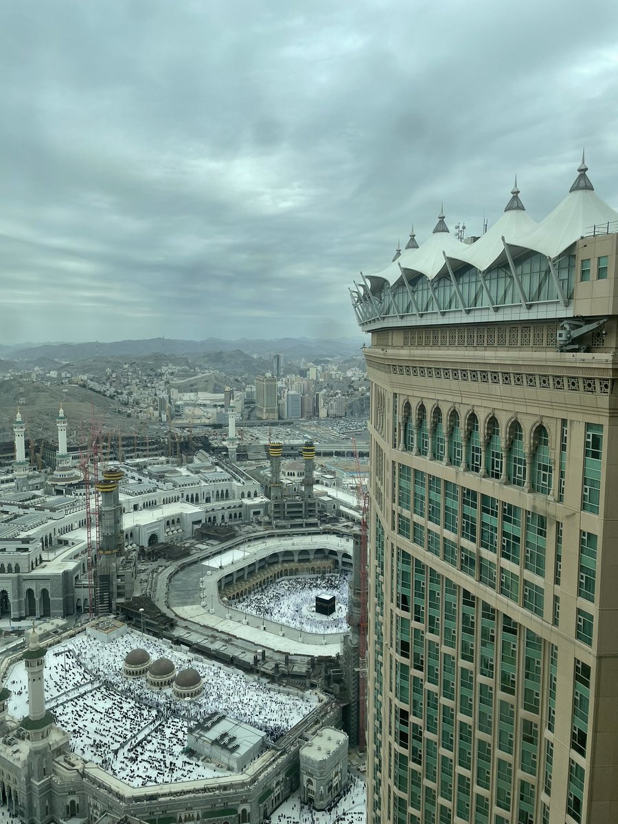 its_ghado0's tweet photo. @zainab0670 عجزت اختار بينهم 🦋 https://t.co/d06AVIMcAm