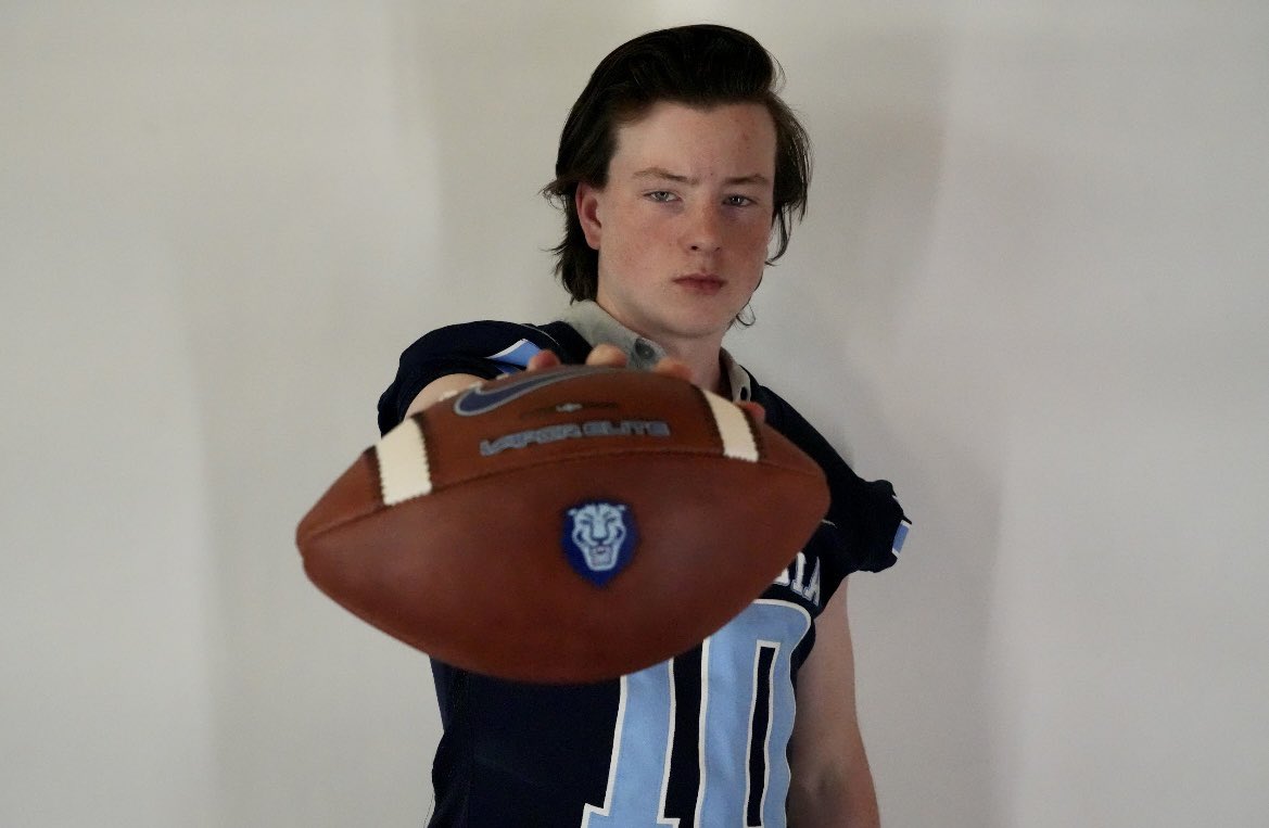 JacksonIrons10's tweet photo. What’s not to love about @CULionsFB? 
Had a great time at Columbia this weekend. Looking forward to camp this summer.
@CoachStoNGo @paupaupau5 @CourtneyWeiner2 https://t.co/ax91cdpmhW