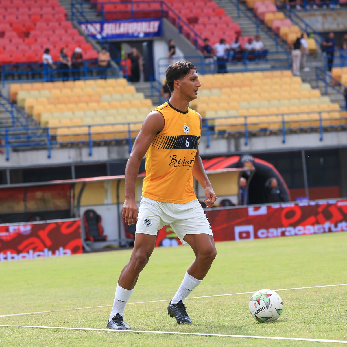 MinerosGuayana's tweet photo. ยกCalienta el equipo guayanรฉs! ๐ช
Listos para el pitazo inicial โ๏ธ
#CFCvsMDG
#VamosMineros โซ๐ต https://t.co/CH0nlPltaZ