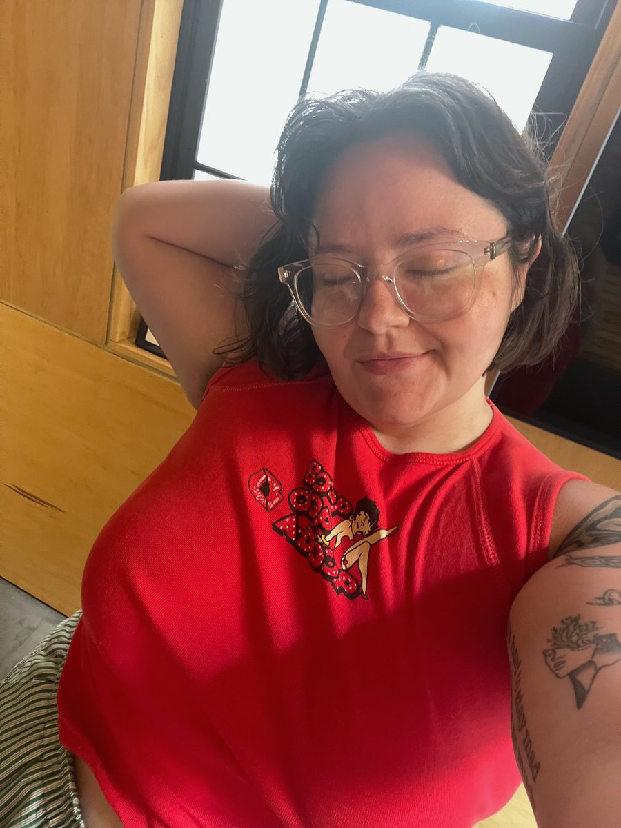 imissthebird's tweet photo. you’re in her DMs my betty boop shirt is on her bedroom floor …. we are not the same 🤣 https://t.co/3WXDhb3Pe7