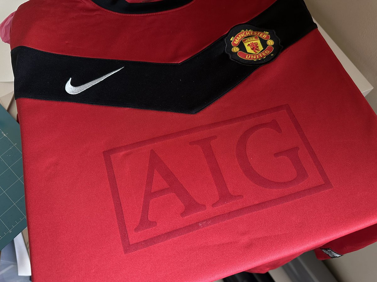 Oliver James tweet media