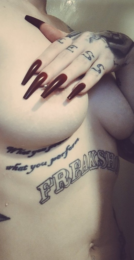 LyrikAllure's tweet photo. It's been proven that women can be satisfied by 3 1/2 inches ...

Doesn't matter if it's visa or mastercard.

FinDom https://t.co/eqctYxXDue