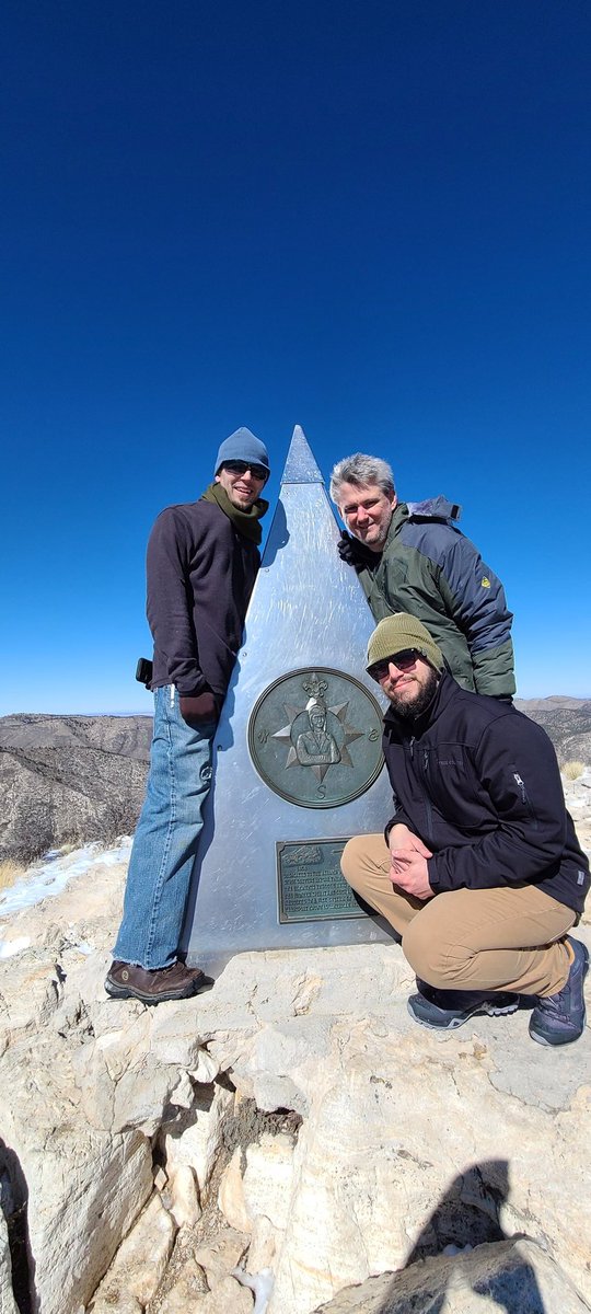 DarrenThePhotog's tweet photo. In 2022, after losing 100 lbs, a couple of buddies and I reached the summit of Guadalupe Peak- the tallest natural point in the state of Texas. Everything is possible.
#hiking #summit #weightlossjourney #mountains #landscapephotography #photography https://t.co/9lGNVYIqCE
