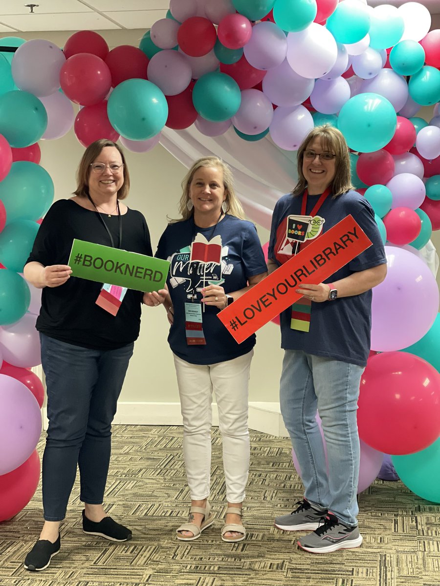 Loving learning #maslsc with these amazing @NKCSchools #librarians tomorrow we present on genre and our libraries. @boekhoutlibrary @JoyHoke1 @AndreaStauch @angiewiegers
