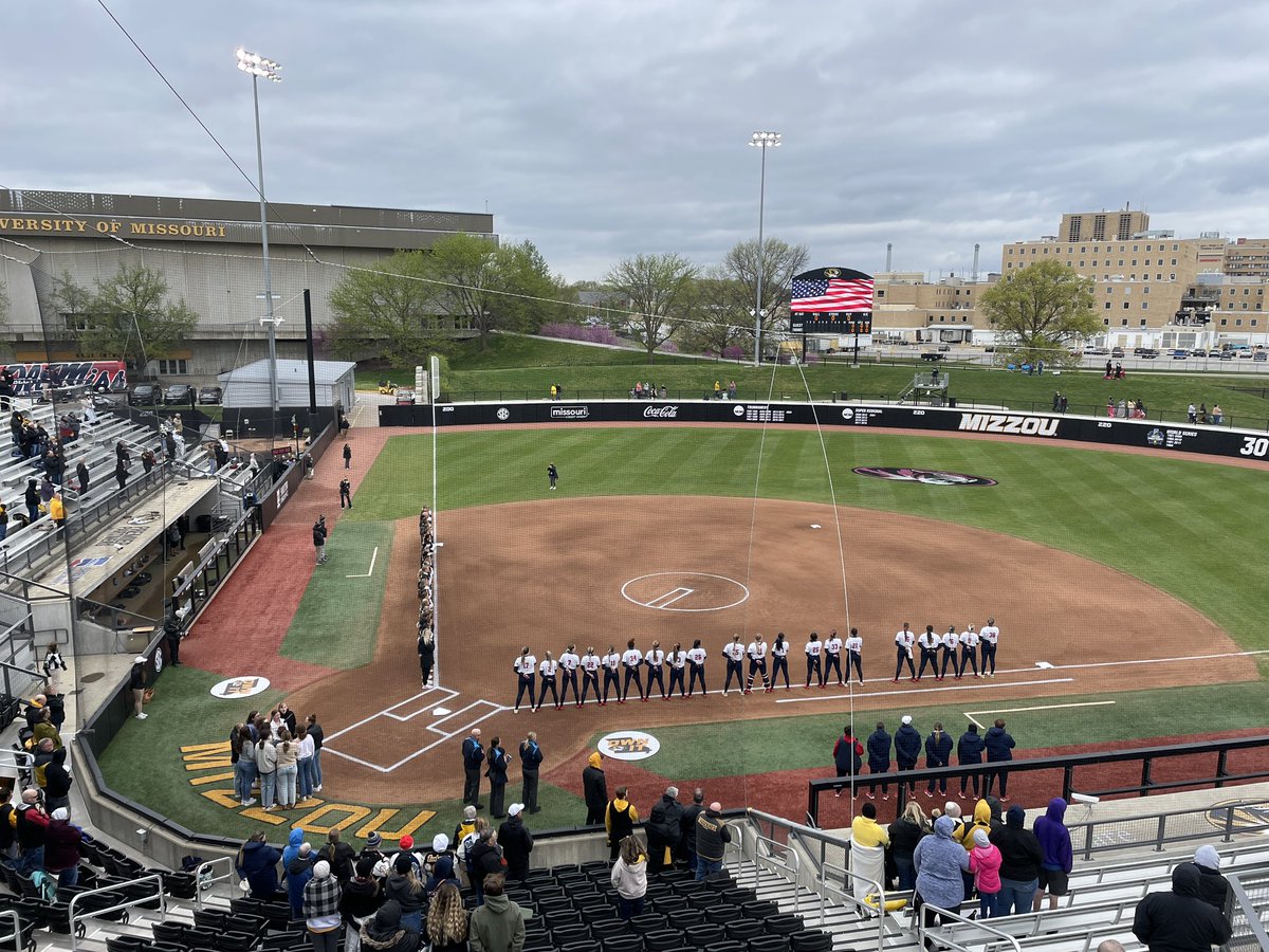 #Mizzou Softball game 2 of a 3 game series versus Ole Miss happening shortly. I’ll have updates alongside <a href="/Liapis_/">Robbie</a>. 🥎

<a href="/KOMUsports/">KOMU 8 Sports</a>