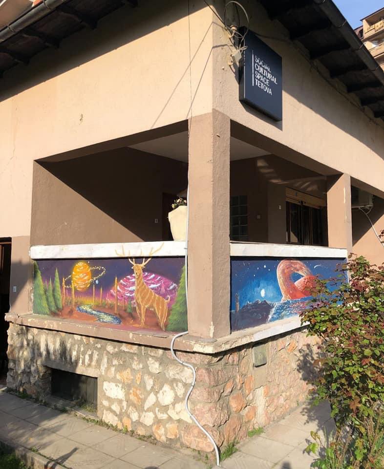 SpaceTetova's tweet photo. 🎨 Këtë javë u përfunduan punimet artistike të muraleve të Space 2.0 📍
Këto punime u realizuan nga artistët Fisnik Jakupi dhe Arian Xhaferi, të cilët iu përgjigjën thirrjes për të dhënë idetë e tyre për shpritëzimin artistik të hapësirës tonë të re. 🖼
#SpaceTetova #komunitet https://t.co/OlOcd5TCBy