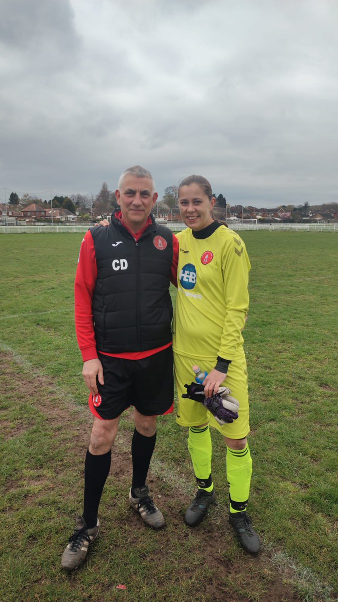 chrisdarlow56's tweet photo. Extremely proud of @beckhill999, she plays striker but stepped in to play gk for the whole season after our current no 1 was injured in pre season. Finished joint top of the league and reached 1st round of Fa cup with @DTLFC_Official. 👏👏 https://t.co/aY4W5rNXoz