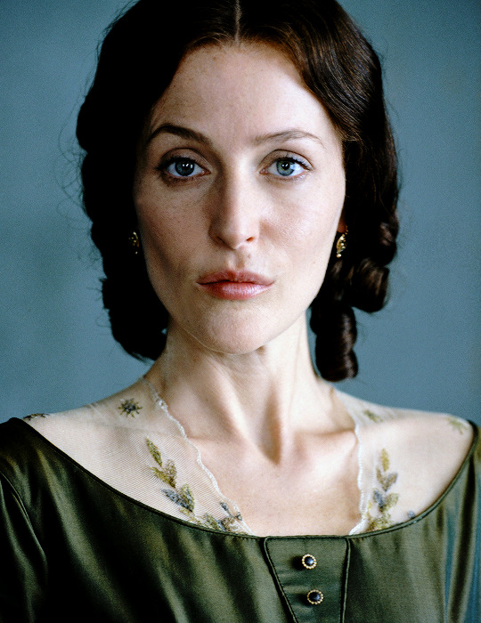 wren_and_paper's tweet image. ideas for Dickensian cat names - a thread (#1)🧵🎩😼
for the haughty feline: Lady Dedlock