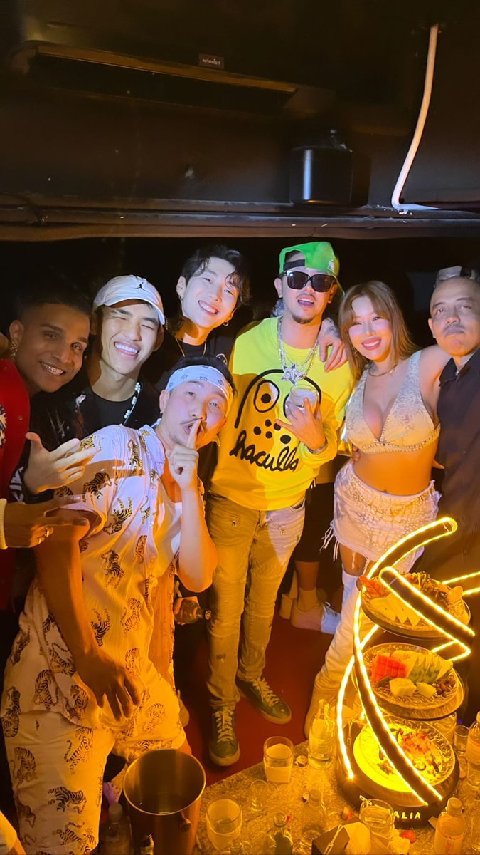 Jwalkerz_TH's tweet photo. [IG] ironboydekswag: 160423 เจย์ปาร์ค, JESSI, ขัน ไทเทเนียม, โจอี้บอย, IRONBOY, F.HERO ที่งาน #WONSojuNightOut ค่ะ

CR:  ironboydekswag, ohmdanainat, ftodah

https://t.co/KbKT6K3dHB
https://t.co/ZojjHBBFR3

#MOREVISON #H1GHRMUSIC #JAYPARK #박재범 #Jessi #제시 #WonsojuTH https://t.co/zYfLPYPHk3