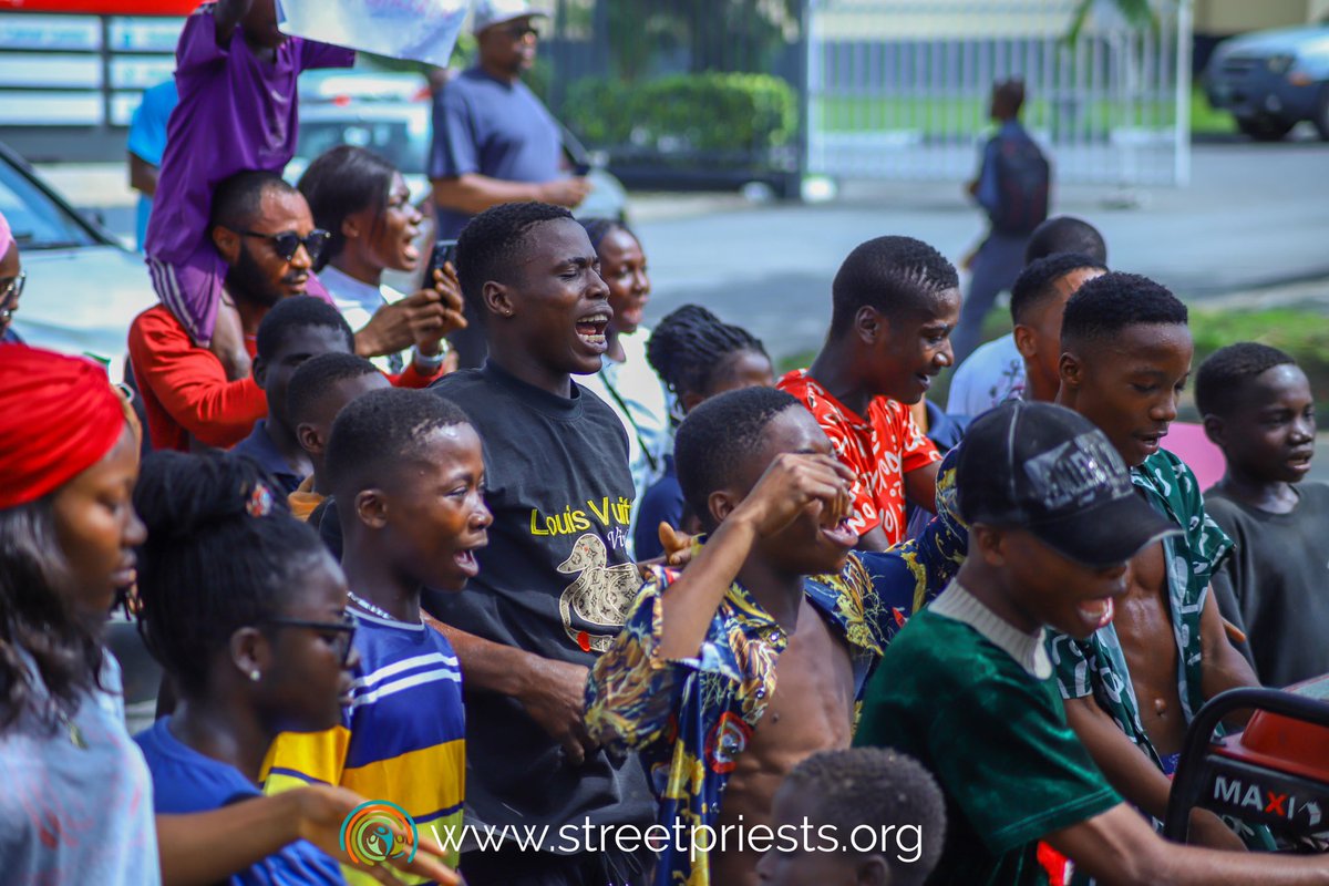 StreetPriests's tweet photo. On April 12th, 2023, we didn't just talk the talk, we walked it! It was a momentous day when we took to the streets to make a bold and powerful statement: that every child on the streets is first and foremost a child deserving of love, care, and protection. https://t.co/XtQ0AdxaJT