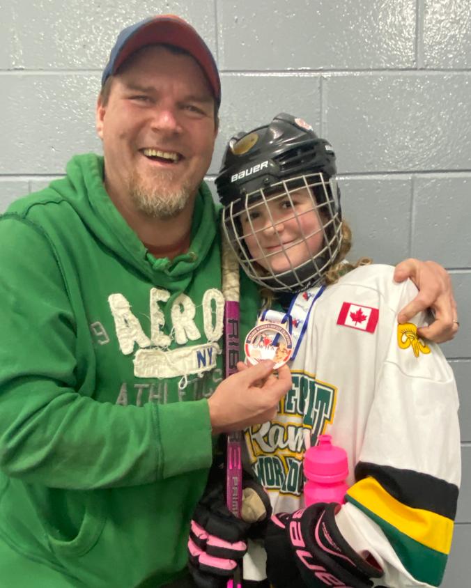 AaronStink44's tweet photo. Congrats Emma on winning Bronze at The OWHA U13B Provincials https://t.co/lGg7tkZ8sk