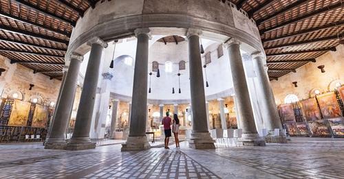 WanderinTravel's tweet photo. Knock your #BucketList out of the park with a Western Mediterranean cruise!  Discover culinary delights in #Italy, marvel at monuments in #France and soak up the sun on the Spanish seaside.  Week of memory-maxing adventures from #Rome or #Barcelona onboard Symphony of the Seas. https://t.co/gxsBK8MlVk
