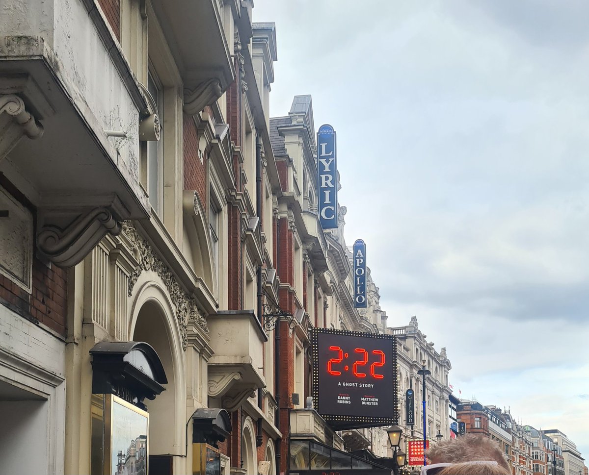 Excellent show this evening watching 2:22. It's definitely worth going to see.  <a href="/mrjakedwood/">Jake Wood</a> is hilarious and plays his part well. <a href="/CherylOfficial/">Cheryl</a> well done. Was great to watch. 😱