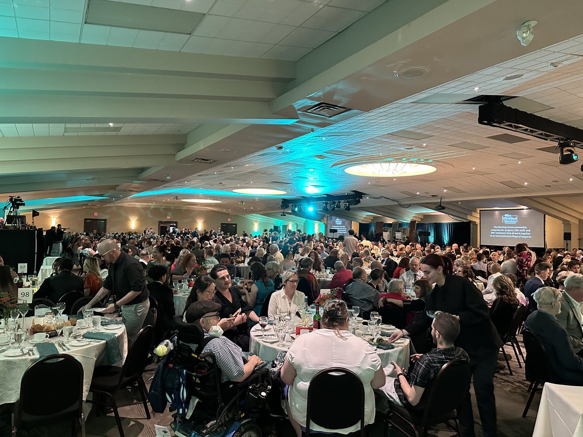 Congratulations to @Workingcentre on its 34th Mayors’ Dinner! Thanks to all sponsors and volunteers for a great night of speakers, and for raising awareness and funds to address the homelessness crisis in Waterloo Region.