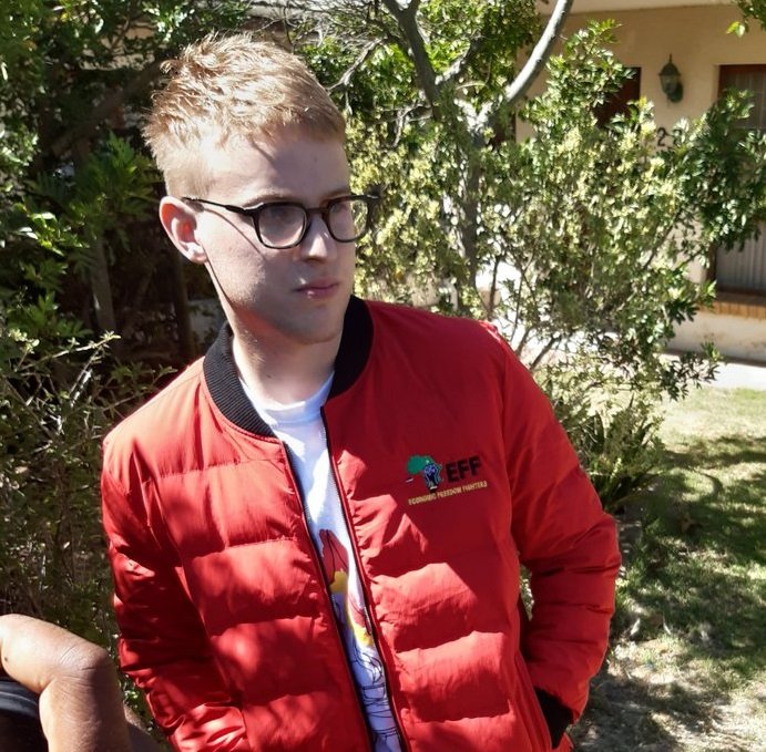 mix_upchick's tweet image. All the EFF naysayers forget that its not only poor whites that support the EFF cause...

Even rich City Slickers came asking for a beating at Brackenfell.

#NationalLetDown
#VoetsekEFF