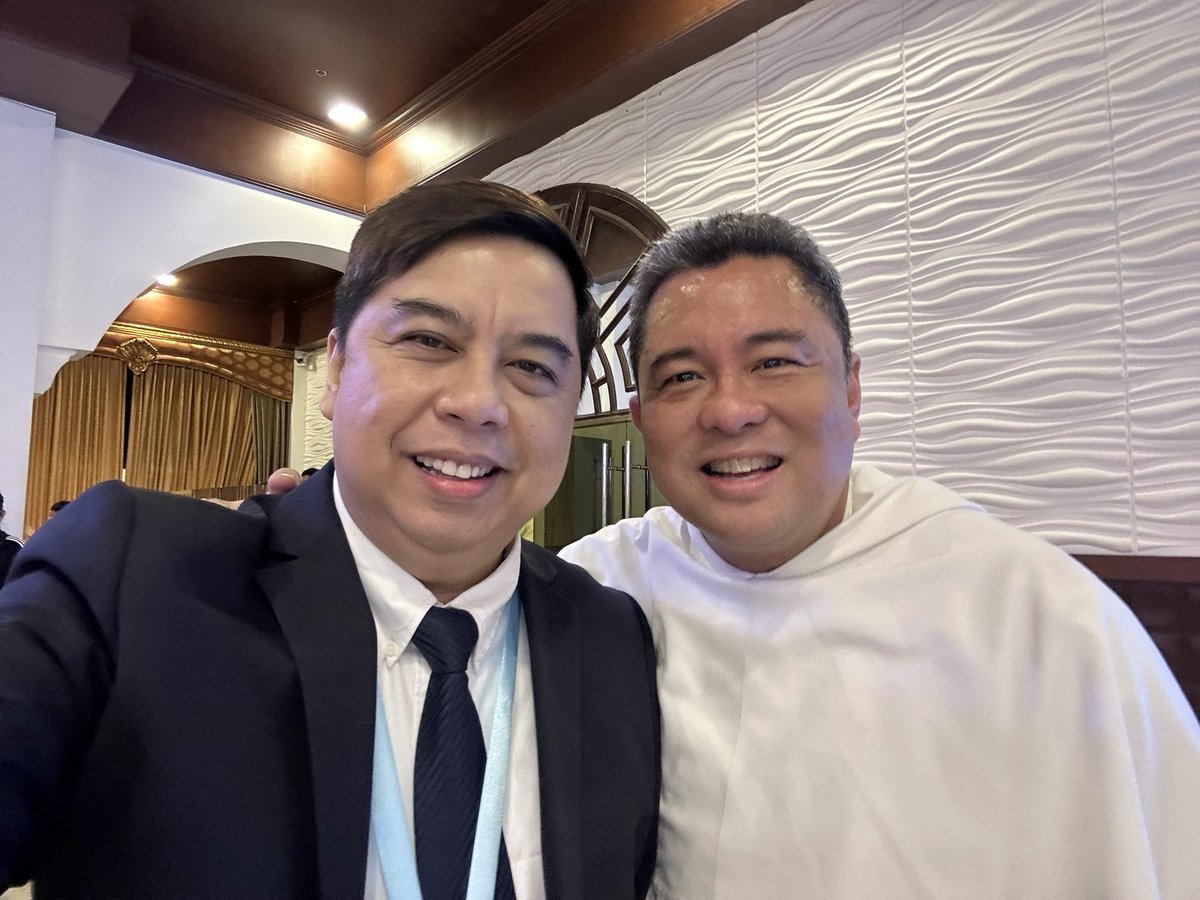 jovefrancisco's tweet photo. Thanks UST ๐ฏ
On April 1, the UST College of Science honored outstanding graduates @ The Outstanding Alumni of Science Tribute. Glad to be w/ Thomasians who shared their expertise when Covid hit our country & the world. https://t.co/gfsfX0dBTX
#GalingScience #toastawardsnight2023 https://t.co/gJnykVN8YS