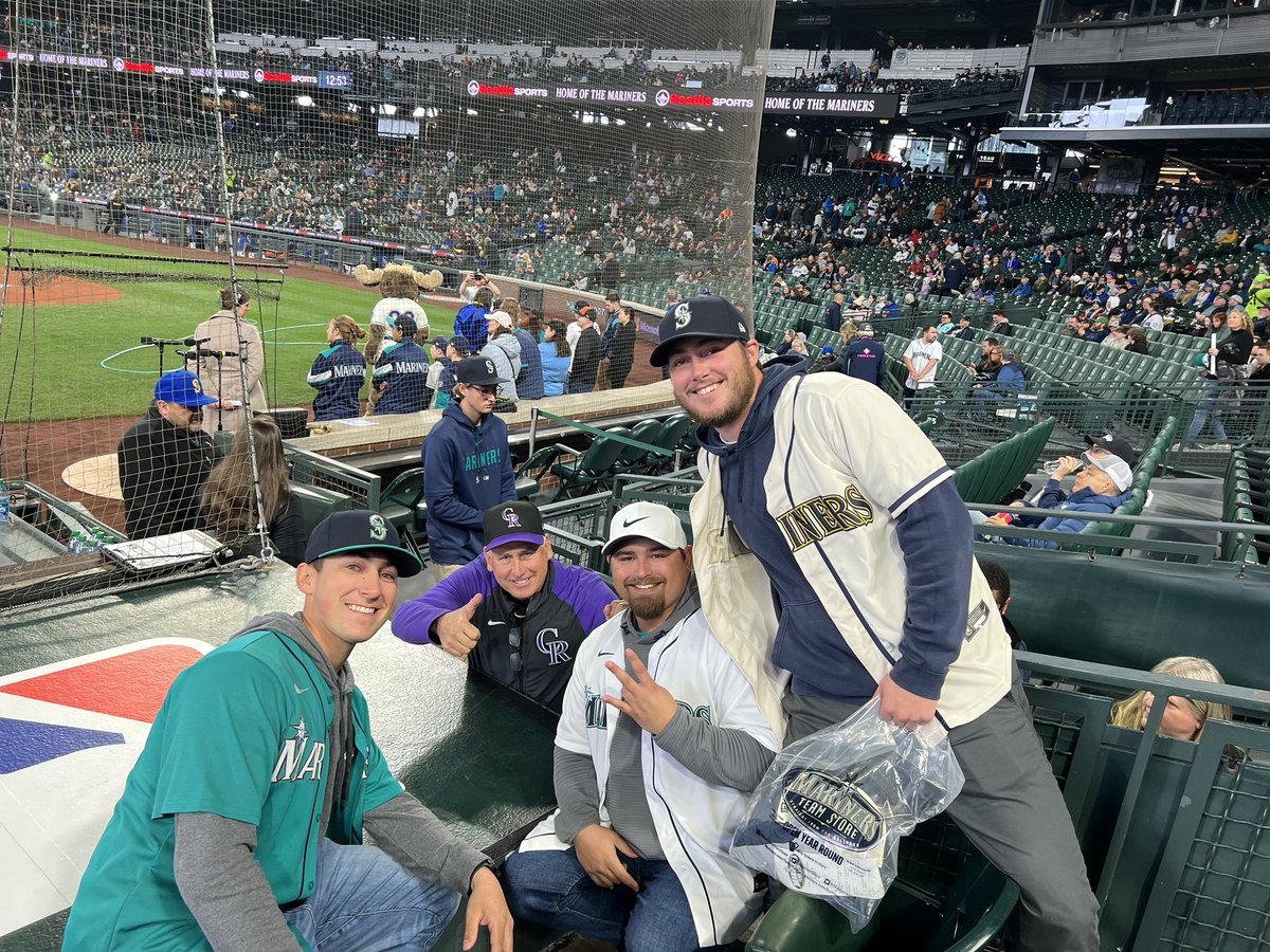 lcdevilsbase's tweet image. #ProDevils sighting here at T-Mobile Park. 

Current @Rockies Skipper making time for our Red Devil assistant coaches pre-game in Seattle! ⚾️