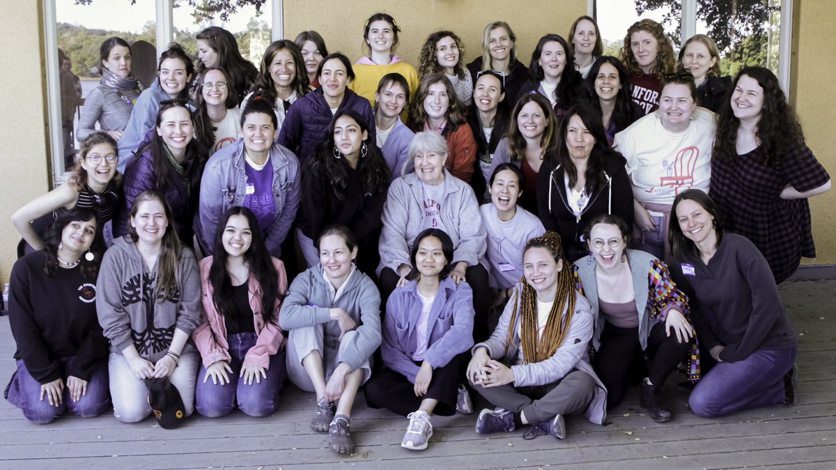 patryanmadson's tweet photo. The women of SIMPS (the Stanford Improvisors) across the ages.  Creativity and beauty ! https://t.co/Fm421HxjWr